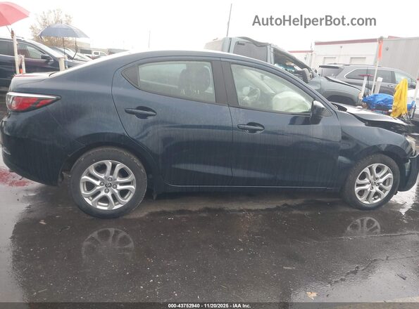 3MYDLBYV2JY318800 2018 TOYOTA YARIS IA Черный Вид задней части салона