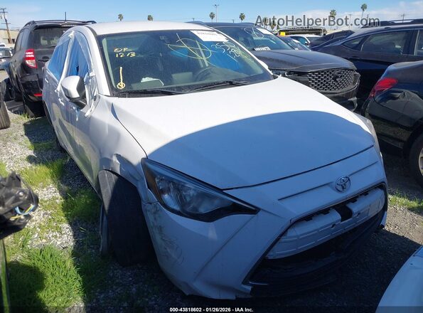 3MYDLBYV4JY312593 2018 TOYOTA YARIS IA White Առջևի աջ