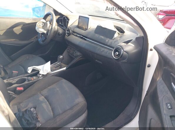 3MYDLBYV4JY312593 2018 TOYOTA YARIS IA White Սալոնի դիմացի տեսք