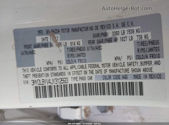 3MYDLBYV4JY312593 2018 TOYOTA YARIS IA White Շարժիչի բաժամունքի տեսք