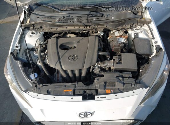 3MYDLBYV4JY312593 2018 TOYOTA YARIS IA White Հետևի տեսք