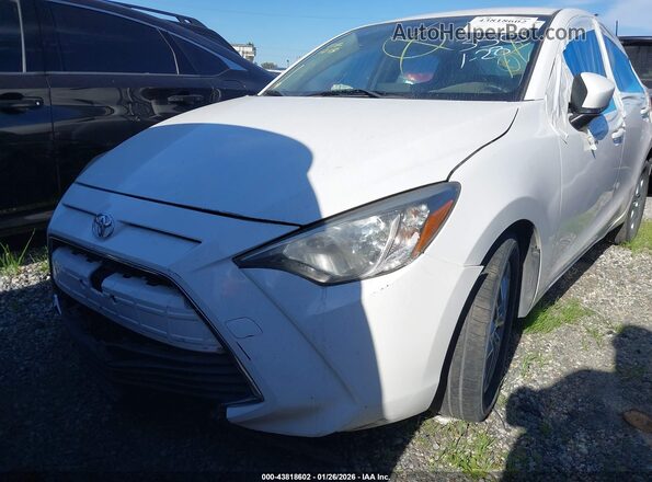 3MYDLBYV4JY312593 2018 TOYOTA YARIS IA White Սարքավորումների վահանակի տեսք