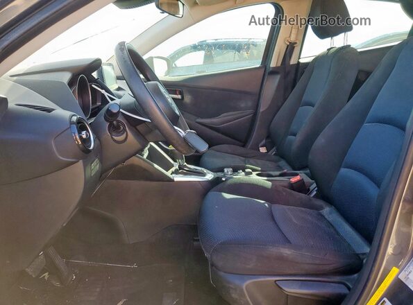 3MYDLBYV5KY505420 2019 TOYOTA YARIS Gray Vista interior delantera