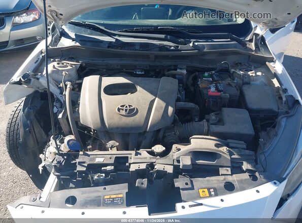 3MYDLBYV7HY156091 2017 TOYOTA YARIS IA White Вид ззаду