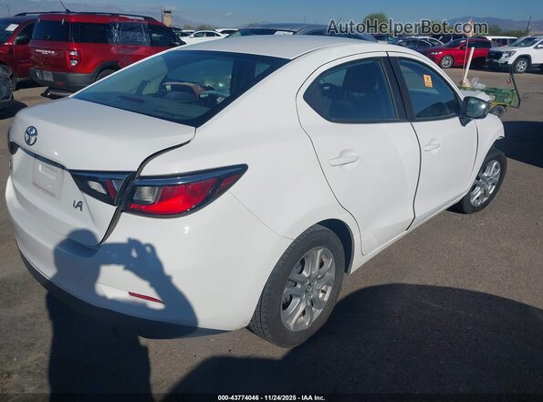 3MYDLBYV7HY156091 2017 TOYOTA YARIS IA White Задня права чверть