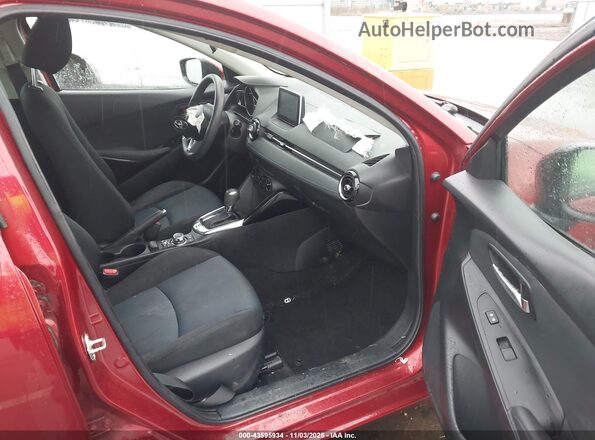 3MYDLBYVXHY171622 2017 TOYOTA YARIS IA Красный Вид салона спереди