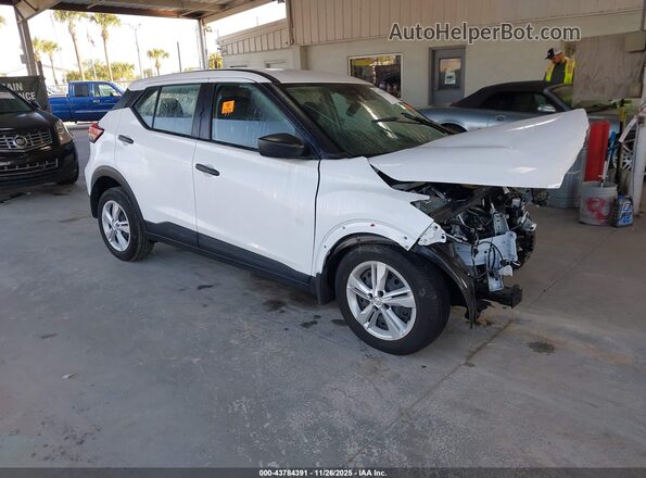 3N1CP5BV7PL543571 2023 NISSAN KICKS Белый Передняя правая четверть