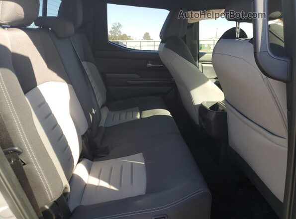3TMKB5FN7RM002650 2024 TOYOTA LE Silver Vista de los asientos traseros