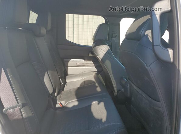 3TMLB5JN1RM078943 2024 TOYOTA LE Серебряный Вид задних сидений