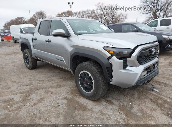 3TMLB5JN9SM117462 2025 TOYOTA TACOMA Серебряный Передняя правая четверть