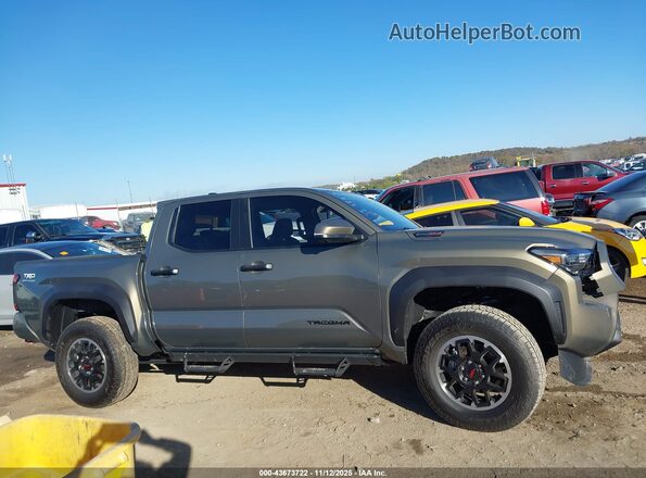 3TYLC5LN7ST046132 2025 TOYOTA TACOMA HYBRID Blue Vista interior trasera
