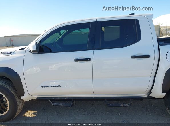 3TYLC5LN7ST047961 2025 TOYOTA TACOMA HYBRID White 360 interior view