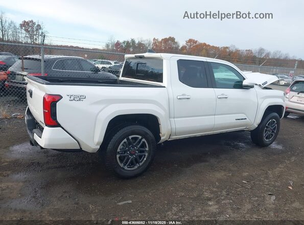 3TYLC5LN8ST023328 2025 TOYOTA TACOMA HYBRID White Vista interior de 360 grados