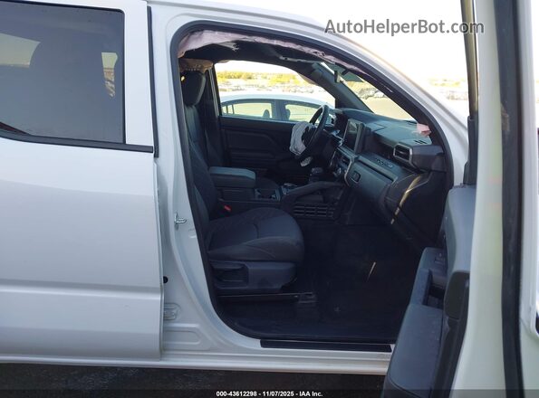3TYLD5KN2RT004380 2024 TOYOTA TACOMA White Front interior view
