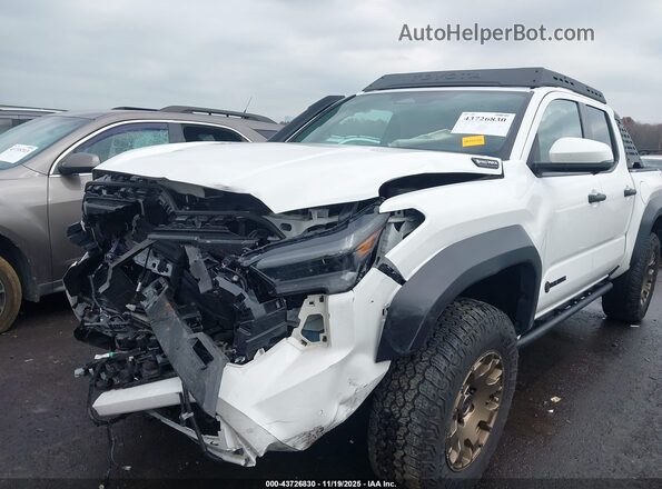 3TYLF5LN5RT010215 2024 TOYOTA TACOMA HYBRID White Առջևի ձախ երեք քառորդ տեսարան