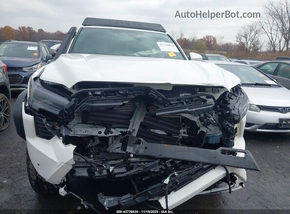 3TYLF5LN5RT010215 2024 TOYOTA TACOMA HYBRID White Սարքավորումների վահանակի տեսք