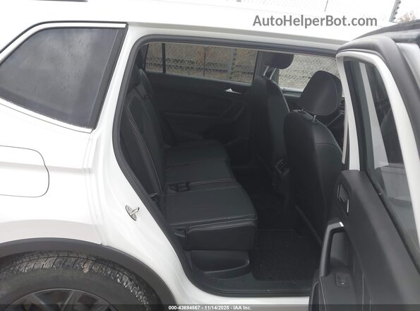 3VV2B7AX0PM019809 2023 VOLKSWAGEN TIGUAN White VIN կոդի պիտակի տեսք