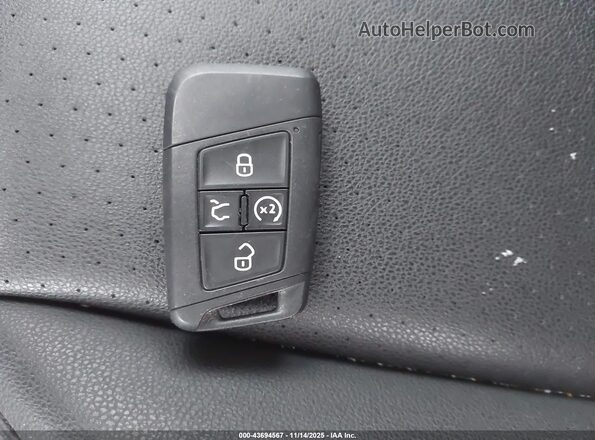 3VV2B7AX0PM019809 2023 VOLKSWAGEN TIGUAN White Առջևի վահանակի տեսք
