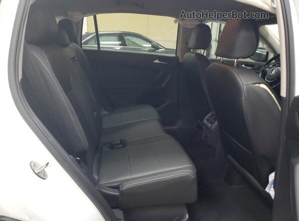 3VV2B7AX1KM070003 2019 VOLKSWAGEN TIGUAN White Вид задньої частини салону