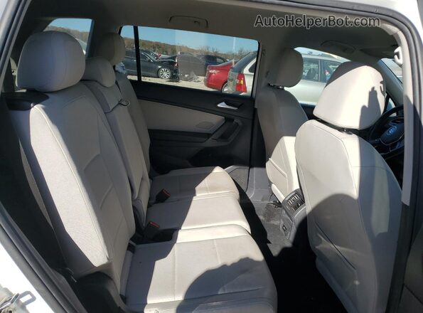 3VV2B7AX2KM118740 2019 VOLKSWAGEN TIGUAN Белый Вид задней части салона