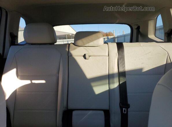 3VV2B7AX6JM138231 2018 VOLKSWAGEN TIGUAN Белый Вид задних сидений