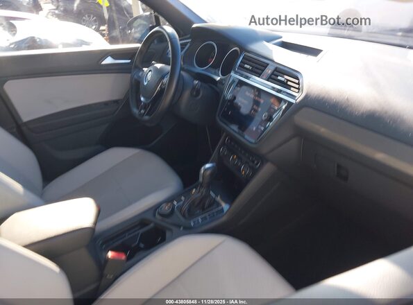 3VV2B7AX8MM083866 2021 VOLKSWAGEN TIGUAN Black წინა სალონის ხედი
