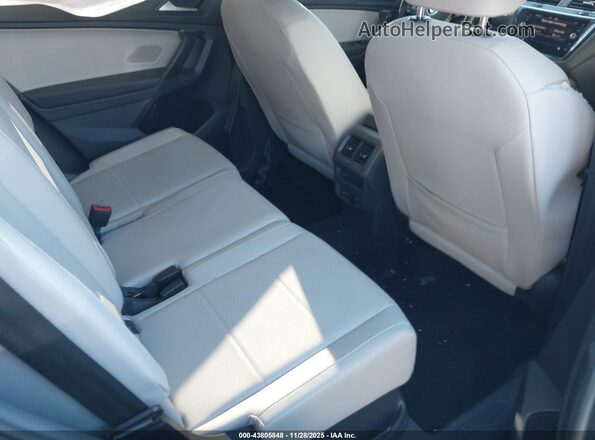 3VV2B7AX8MM083866 2021 VOLKSWAGEN TIGUAN Black VIN კოდის სტიკერის ხედი