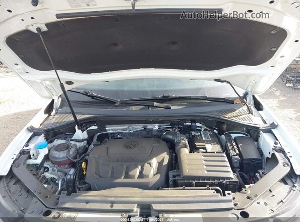 3VV8B7AX0NM066071 2022 VOLKSWAGEN TIGUAN Белый Вид сзади