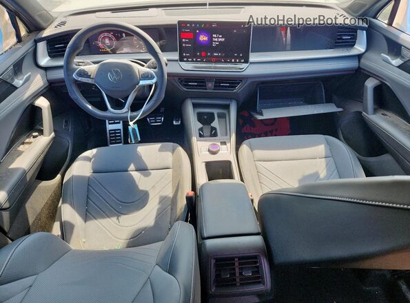 3VVGR7RM0SM014047 2025 VOLKSWAGEN TIGUAN Beige Widok deski rozdzielczej