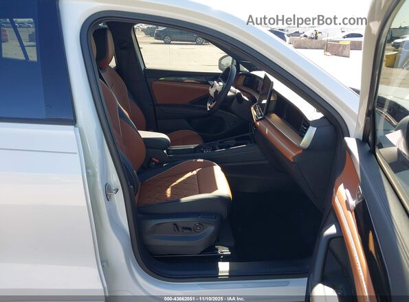3VVLR7RM6SM059430 2025 VOLKSWAGEN TIGUAN White Vista interior delantera