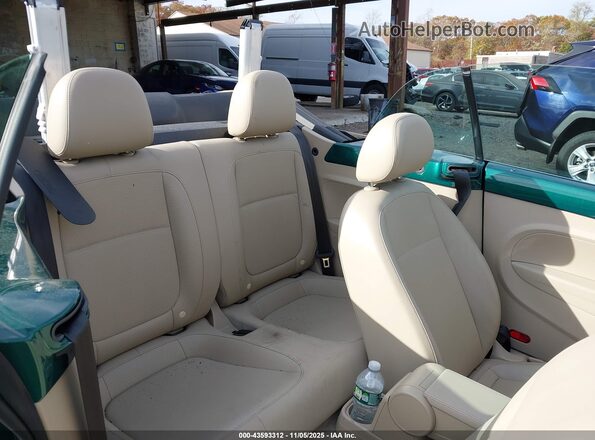 3VW517AT8HM809675 2017 VOLKSWAGEN BEETLE Green Widok naklejki z numerem VIN
