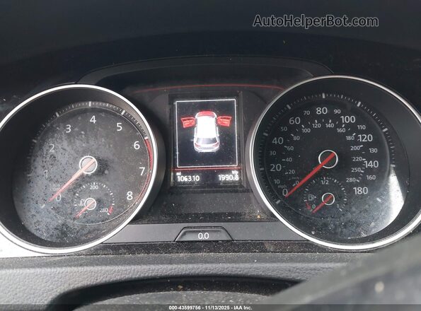 3VW547AU7JM289443 2018 VOLKSWAGEN GTI White Widok tylnych siedzeń