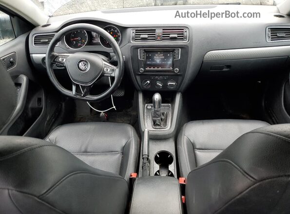 3VWDB7AJ5HM400539 2017 VOLKSWAGEN JETTA Серый Вид панели приборов