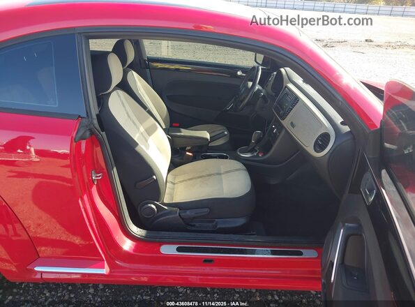 3VWFD7AT2JM704969 2018 VOLKSWAGEN BEETLE Red Vista interior delantera