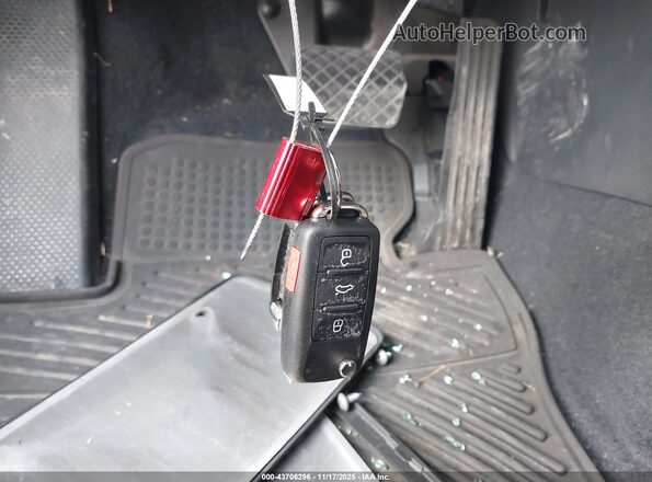 3VWFD7AT3JM709064 2018 VOLKSWAGEN BEETLE Серый Вид панели приборов