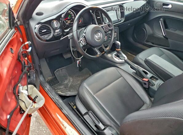 3VWFD7AT9JM700899 2018 VOLKSWAGEN BEETLE Orange Vista del salpicadero