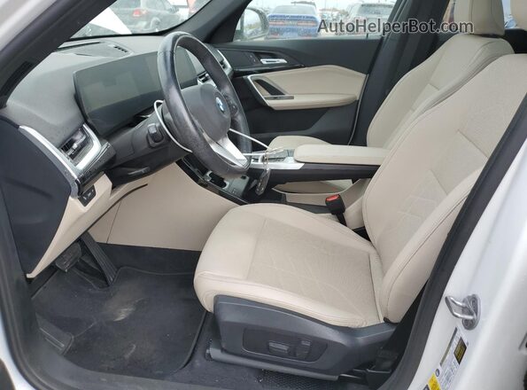 WBX73EF0XP5W78183 2023 BMW X1 Белый Вид панели приборов
