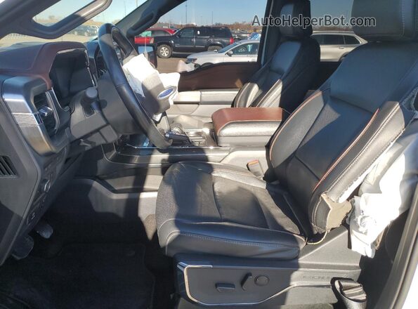 1FTFW1E82NKE30430 2022 FORD F150 Белый Вид панели приборов