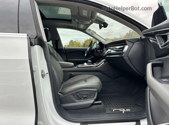 WA1BVAF12KD030347 2019 AUDI Q8 Белый Вид задних сидений