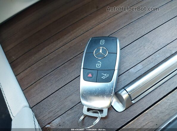 4JGFB4JB2NA711563 2022 MERCEDES-BENZ GLE 350 Белый Вид панели приборов