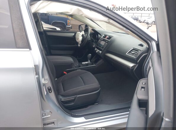 4S3BNAA65J3045759 2018 SUBARU LEGACY Silver Vista interior delantera