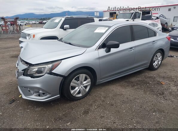 4S3BNAA65J3045759 2018 SUBARU LEGACY Silver Vista tres cuartos delantera izquierda