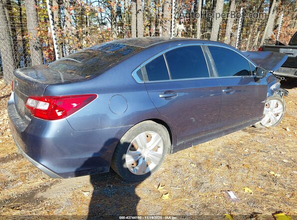 4S3BNAA68J3045335 2018 SUBARU LEGACY Синий Задняя правая четверть