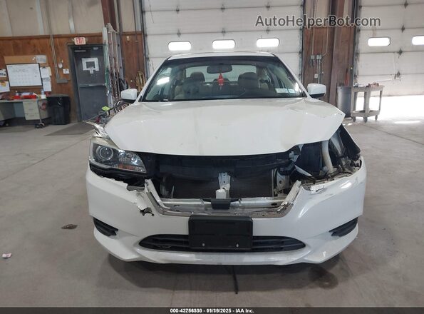 4S3BNAD63G3049099 2016 SUBARU LEGACY White Widok z przodu