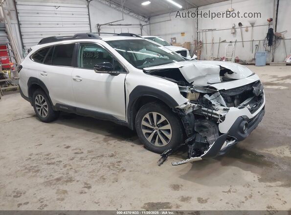 4S4BTACC2P3217940 2023 SUBARU OUTBACK Белый Передняя правая четверть