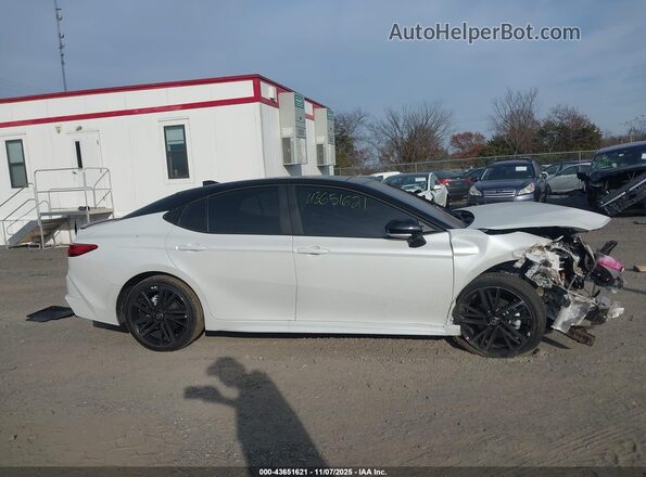 4T1DAACK3SU207300 2025 TOYOTA CAMRY Белый Вид задней части салона