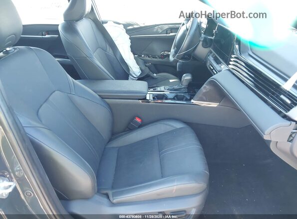 4T1DAACK4SU090083 2025 TOYOTA LE Серый Вид салона спереди