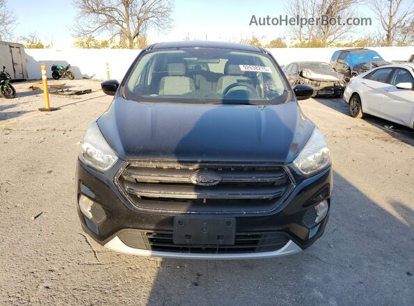 1FMCU9GD2HUC16608 2017 FORD ESCAPE Черный Вид спереди