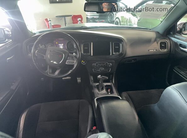 2C3CDXGJ4LH247969 2020 DODGE CHARGER Черный Вид задней части салона