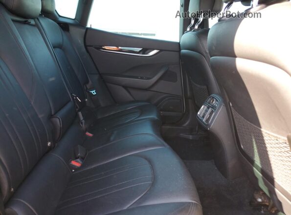 ZN661XUA6LX355073 2020 MASERATI LEVANTE Белый Вид подкапотного пространства